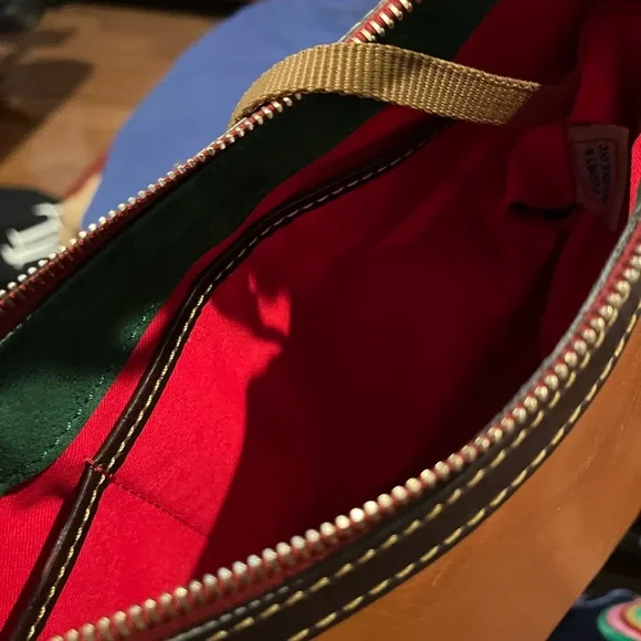 Dooney & Bourke Mia Hobo with dust bag - Picture 3 of 9